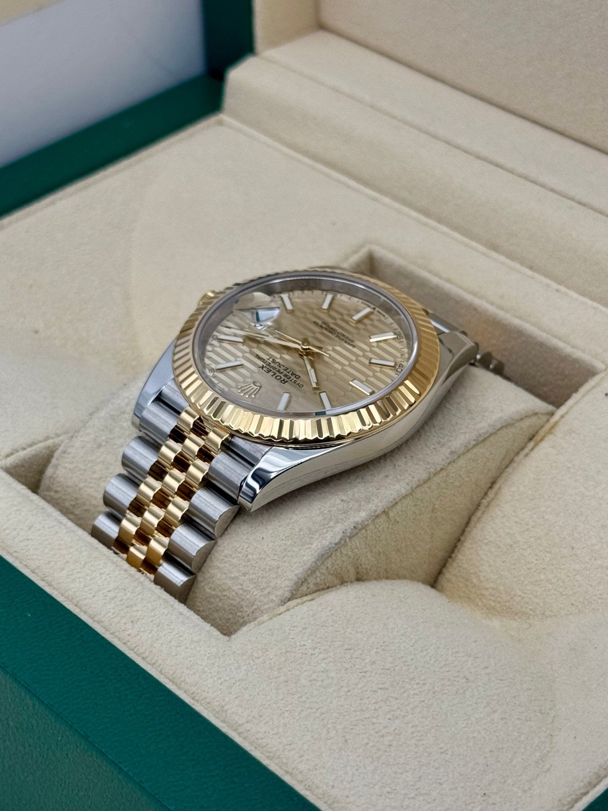 2022 Rolex Datejust 41mm 126333 Two-Tone Jubilee Champagne Motif Dial - Image 7