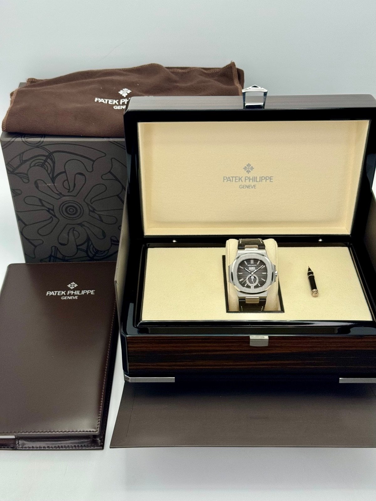 2021 Patek Philippe Nautilus 40.5mm 5726A Black Dial - Image 10