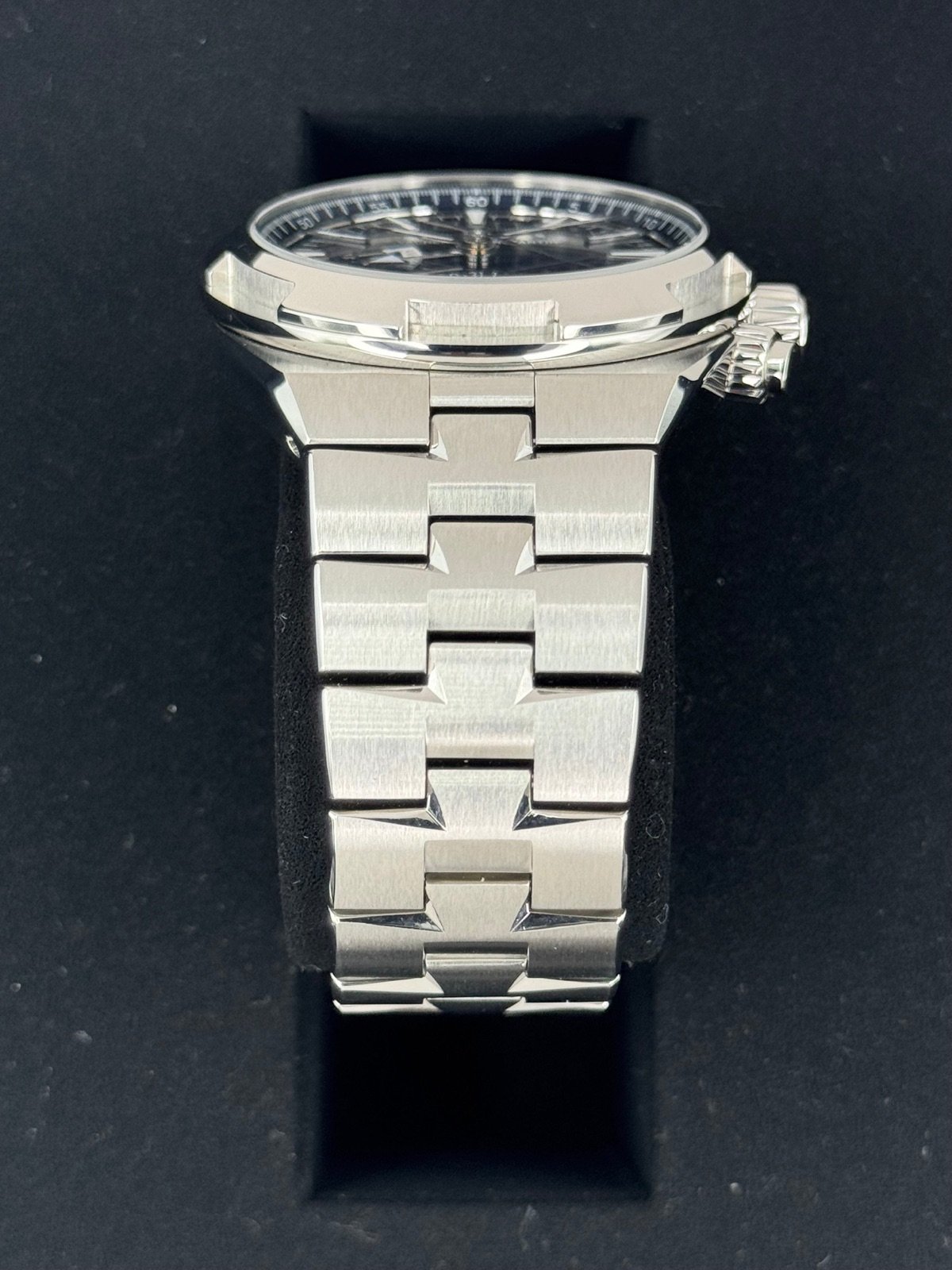 2023 Vacheron Constantin Overseas Dual Time 41mm 7900V Blue Dial - Image 3