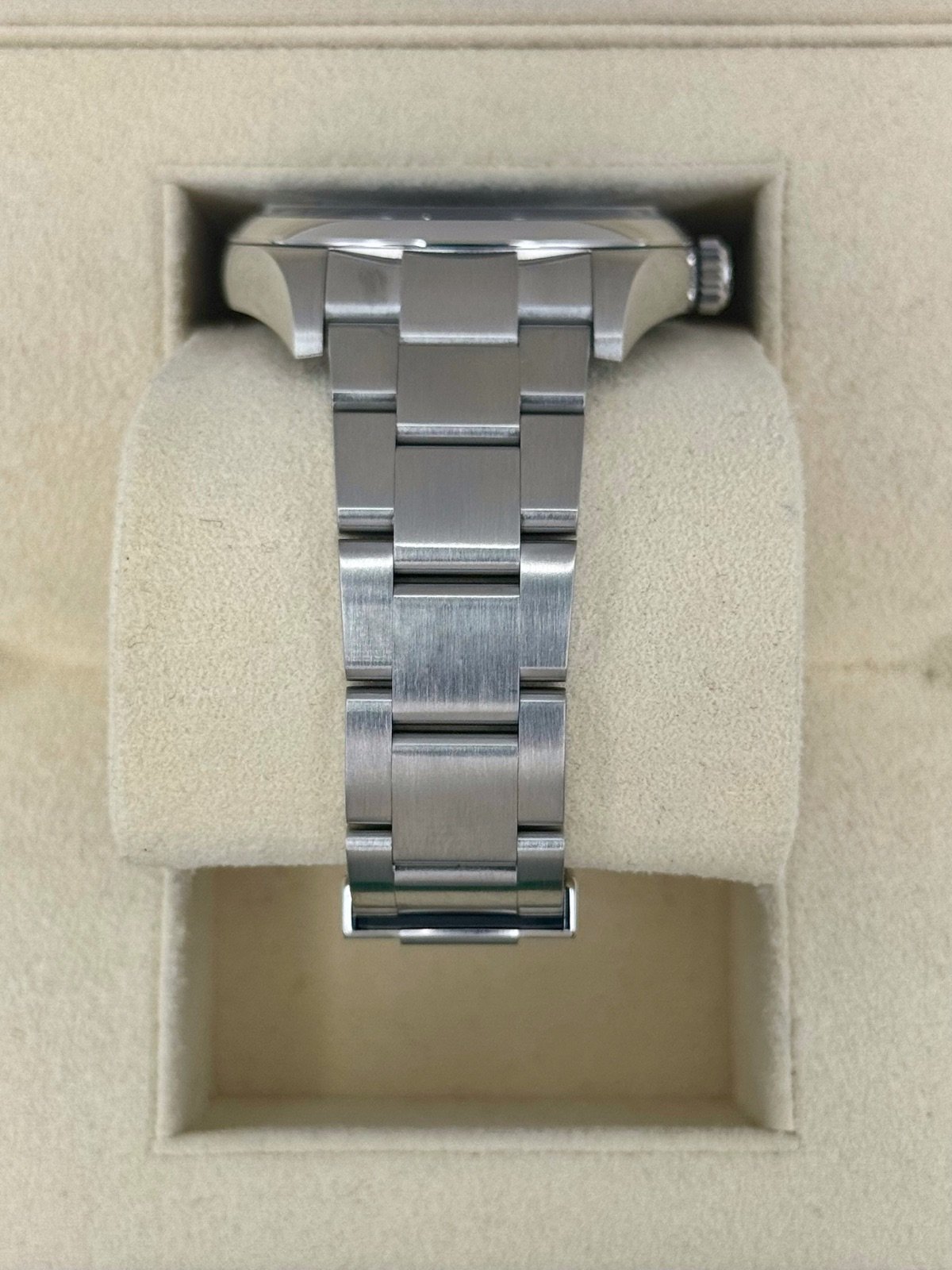 2019 Rolex Oyster Perpetual 39mm 114300 Black Dial - Image 3