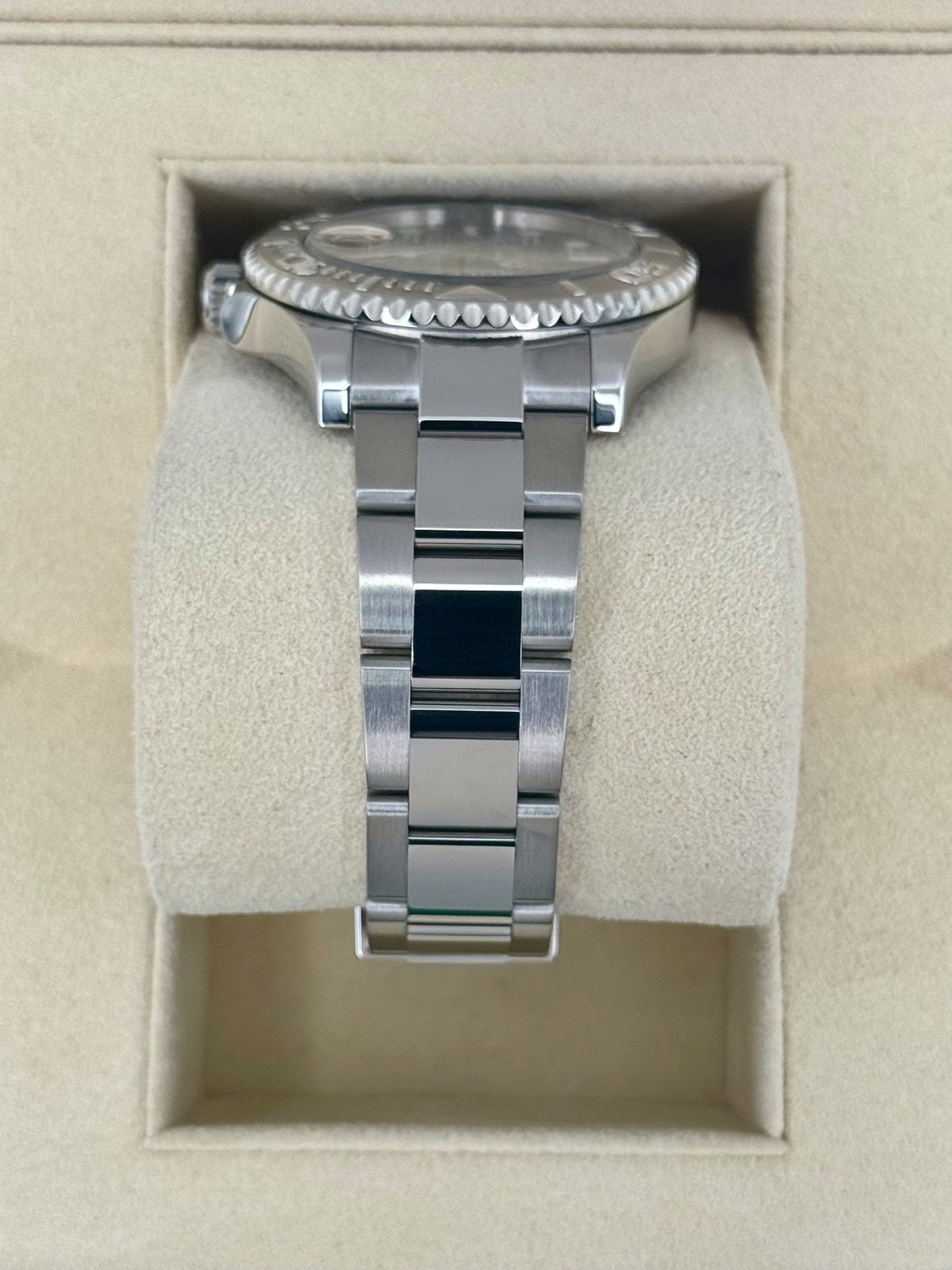 2017 Rolex Yacht-Master 37mm 268622 Stainless Steel Rhodium Dial - Image 4