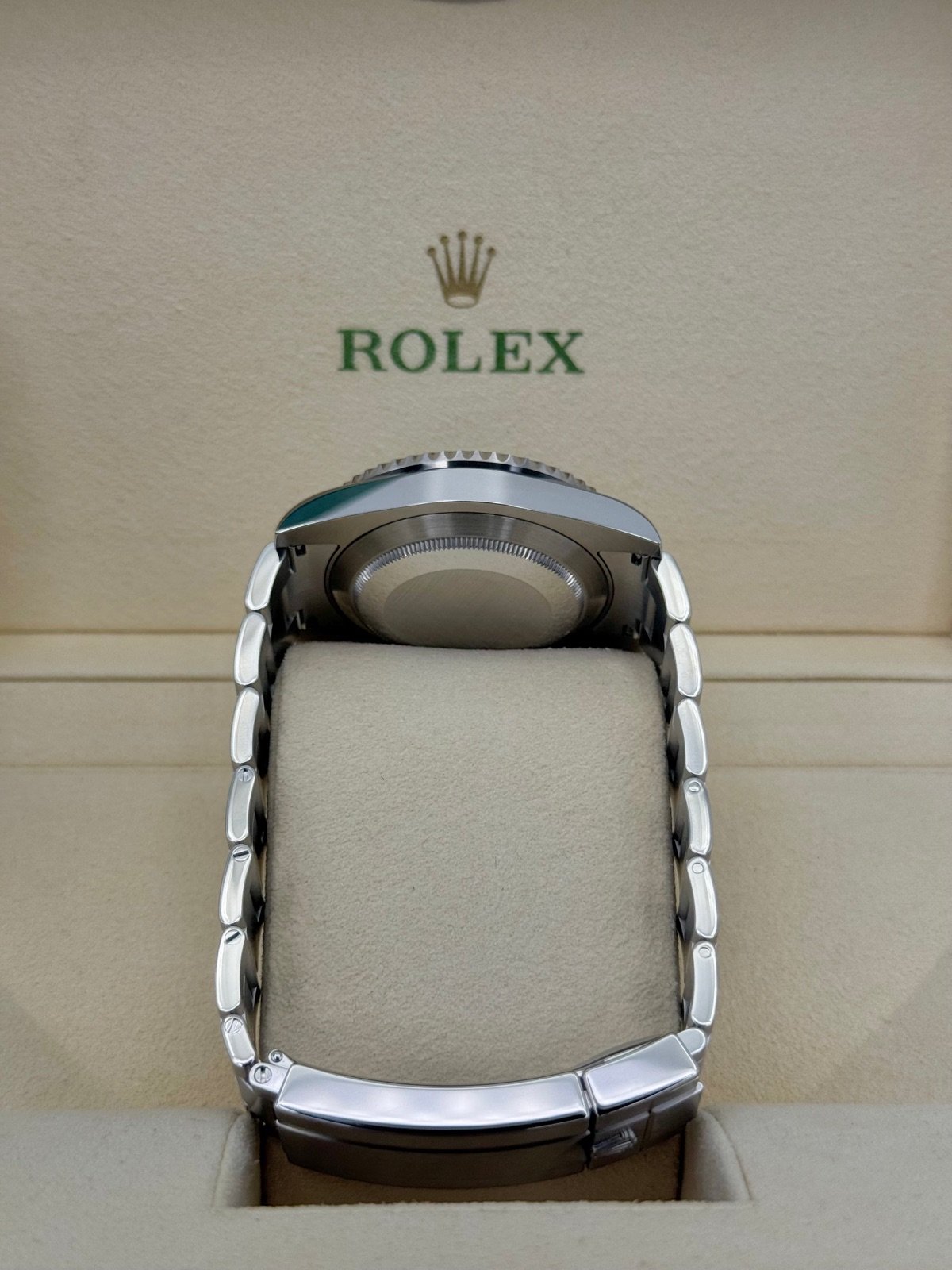 2019 Rolex Submariner “Hulk” 40mm 116610LV Green Dial - Image 10