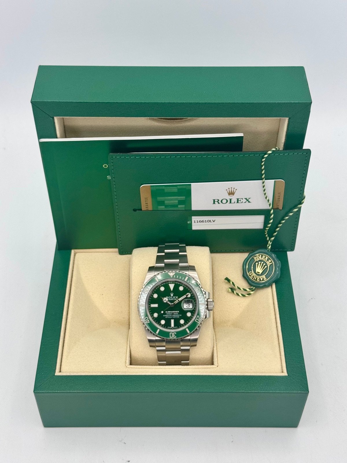 2019 Rolex Submariner “Hulk” 40mm 116610LV Green Dial - Image 11