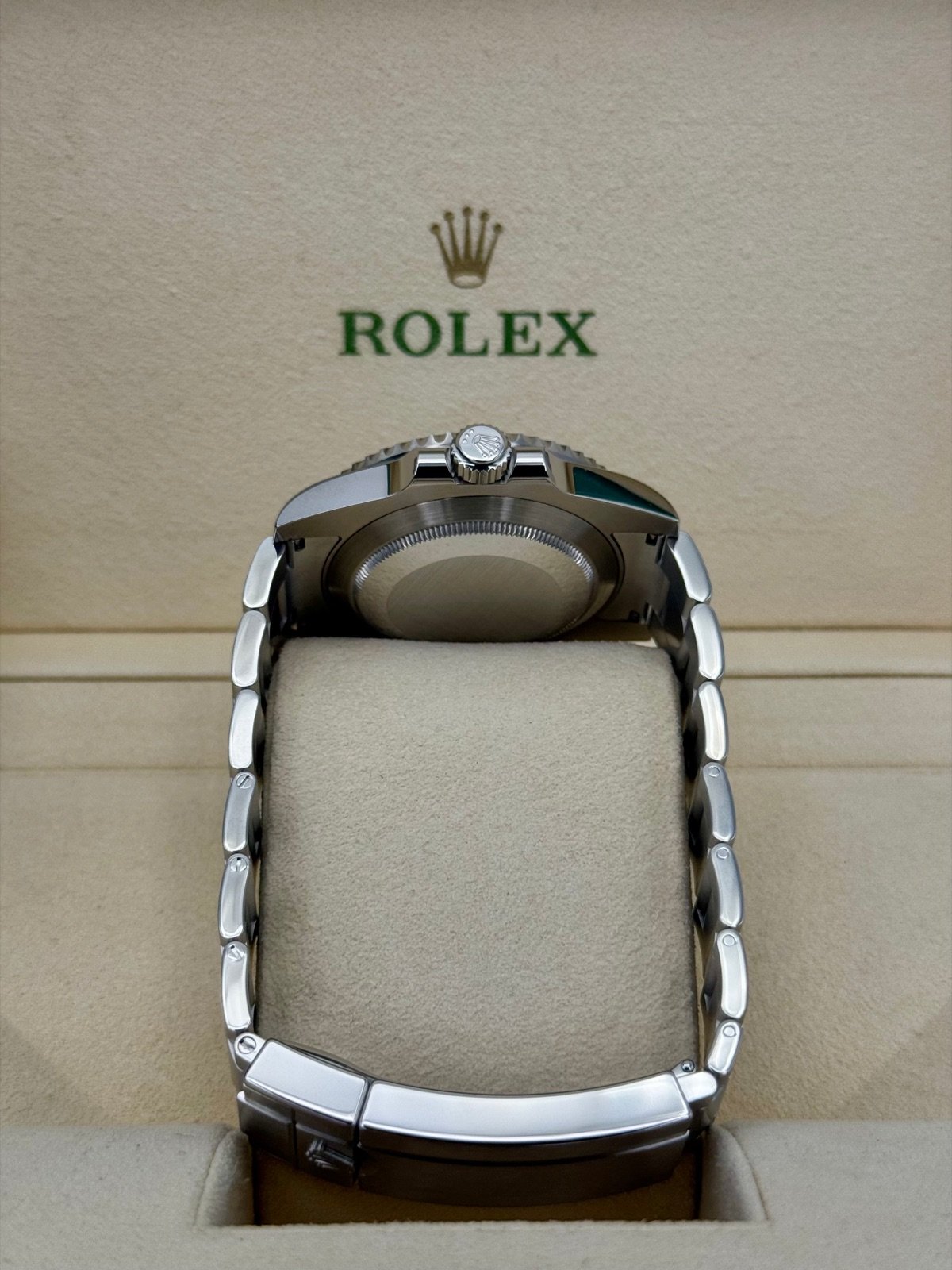 2019 Rolex Submariner “Hulk” 40mm 116610LV Green Dial - Image 9