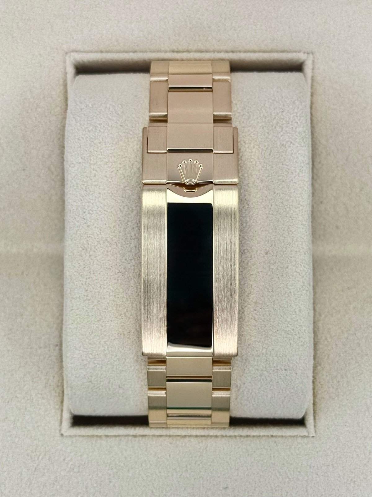 2024 Rolex Submariner “Bluesy” 41mm 126618LB Yellow Gold Blue Dial - Image 2