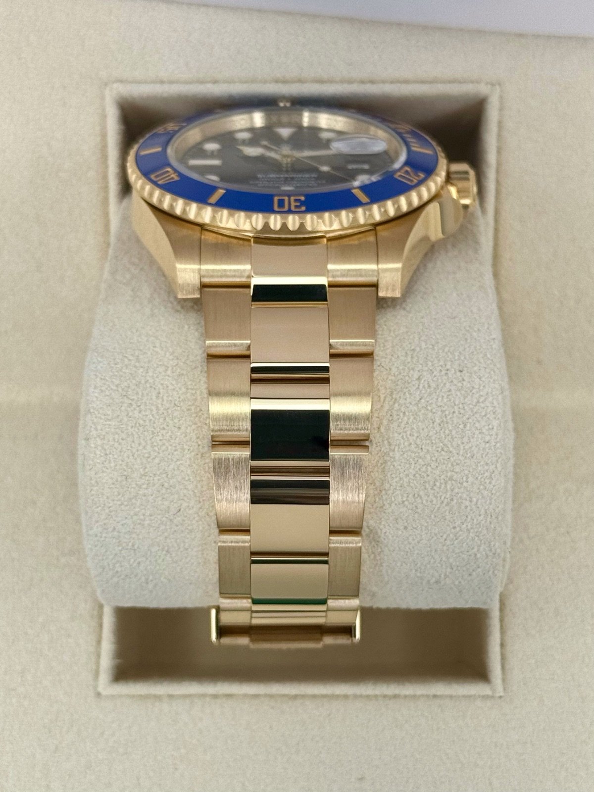 2024 Rolex Submariner “Bluesy” 41mm 126618LB Yellow Gold Blue Dial - Image 3