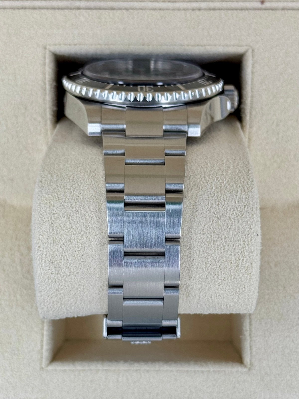 2016 Rolex Sea-Dweller 4000 “SD4K” 40mm 116600 Black Dial - Image 3