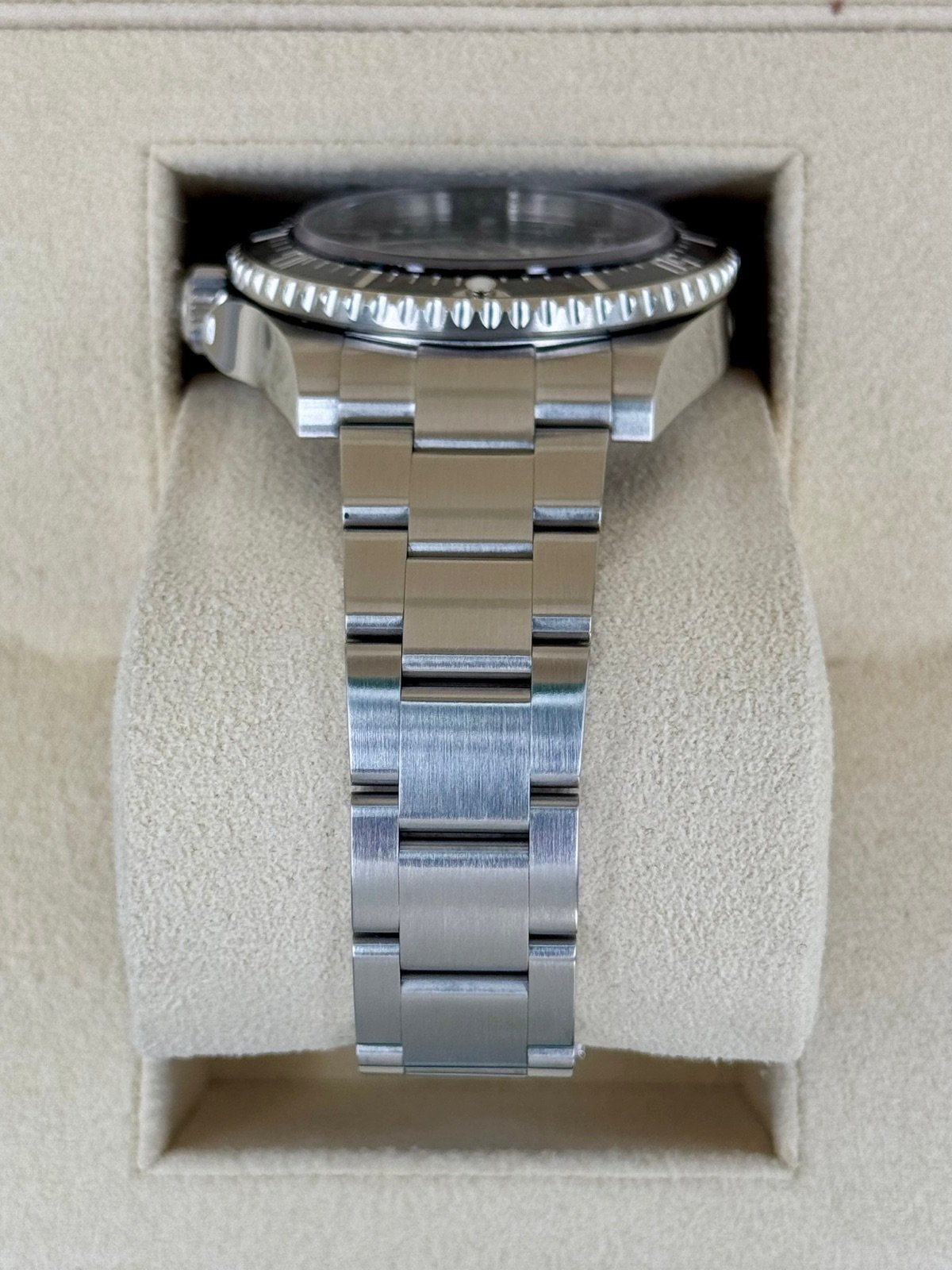 2016 Rolex Sea-Dweller 4000 “SD4K” 40mm 116600 Black Dial - Image 4