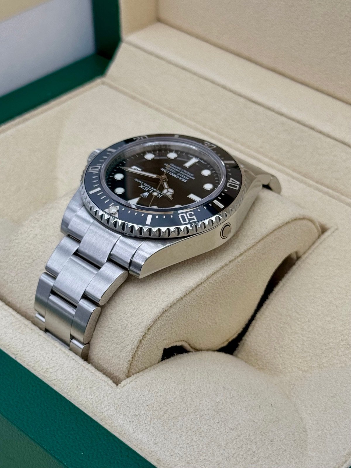 2016 Rolex Sea-Dweller 4000 “SD4K” 40mm 116600 Black Dial - Image 7