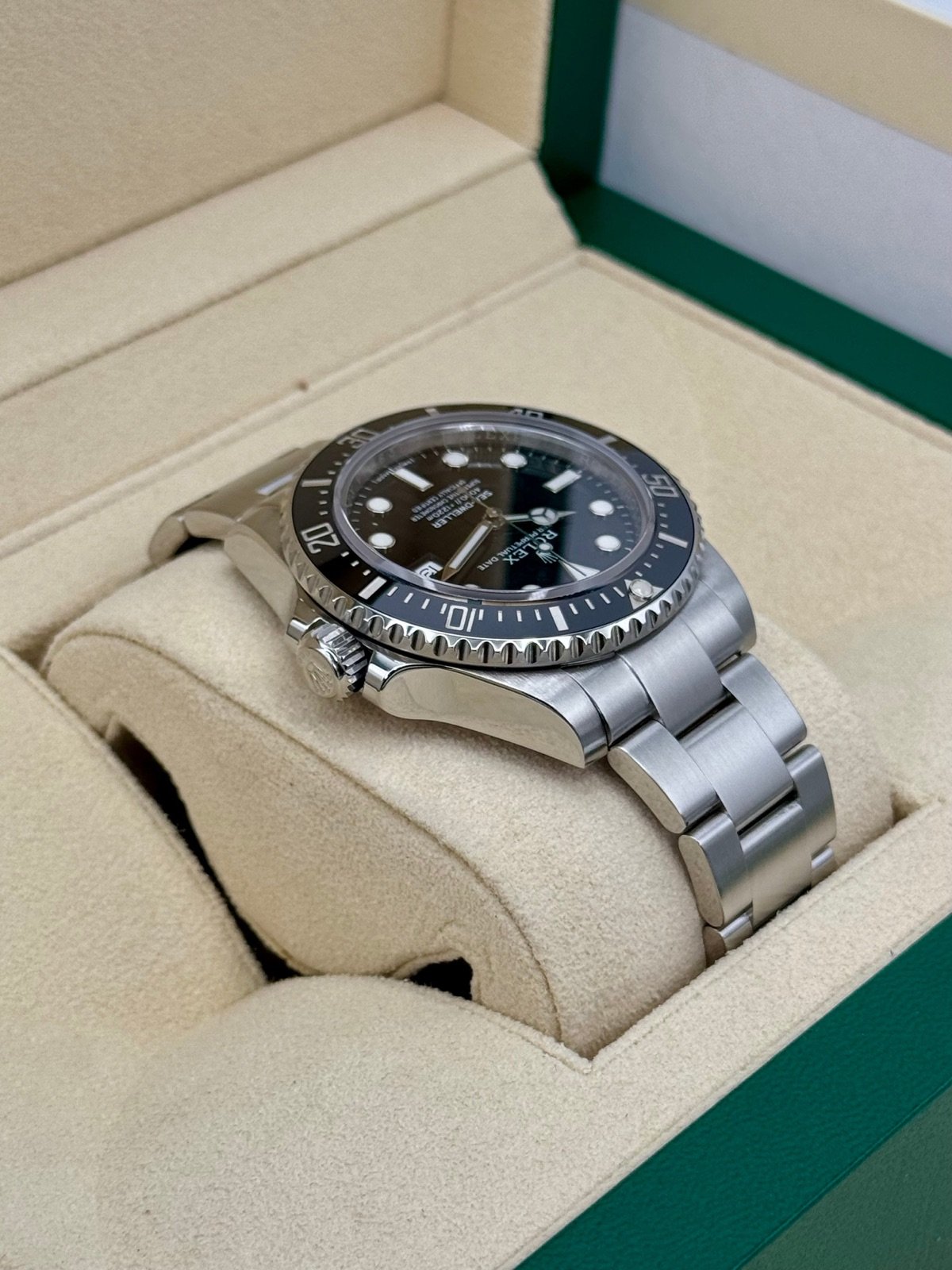 2016 Rolex Sea-Dweller 4000 “SD4K” 40mm 116600 Black Dial - Image 8