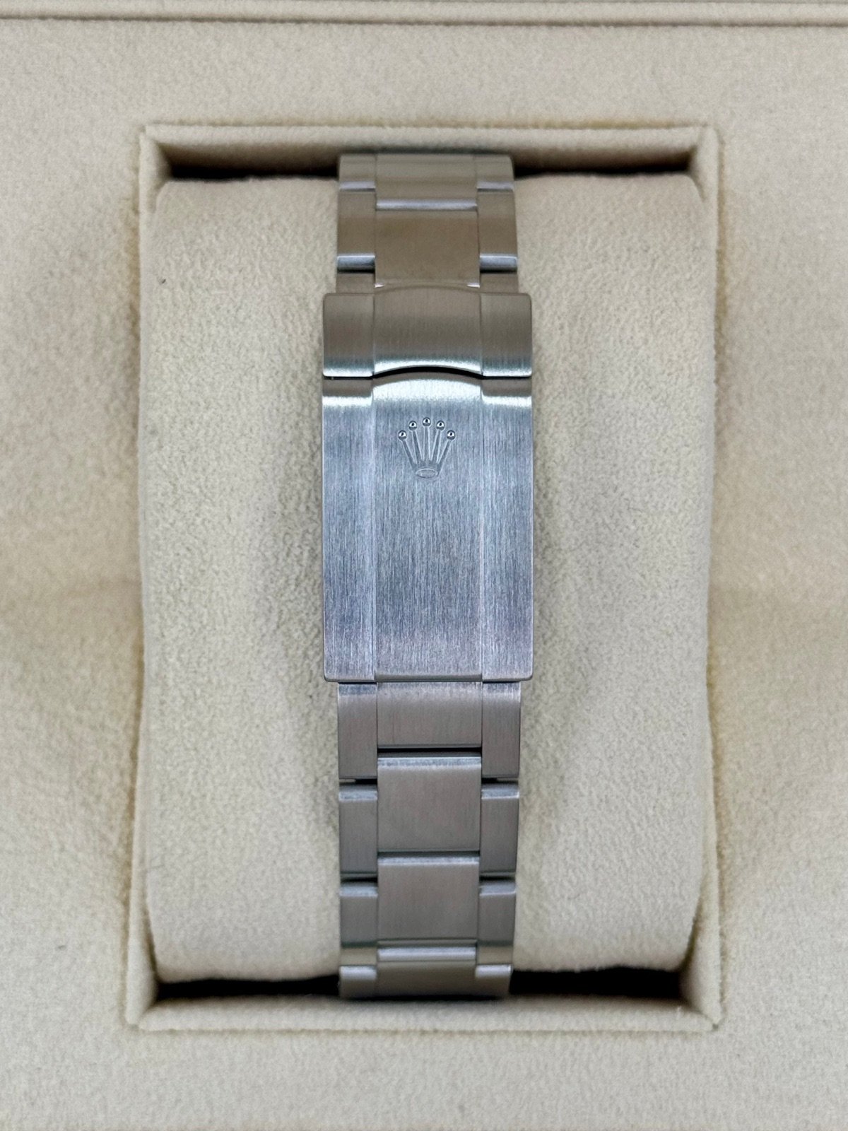 2023 Rolex Oyster Perpetual 41mm 124300 Green Dial - Image 2
