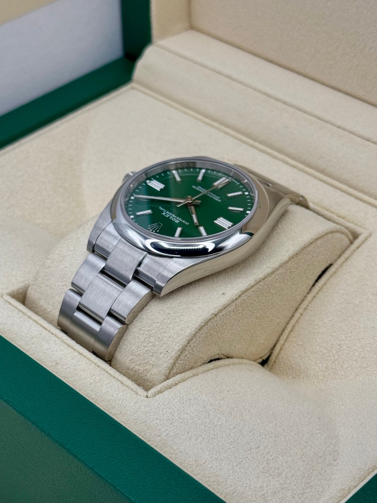 2023 Rolex Oyster Perpetual 41mm 124300 Green Dial - Image 7