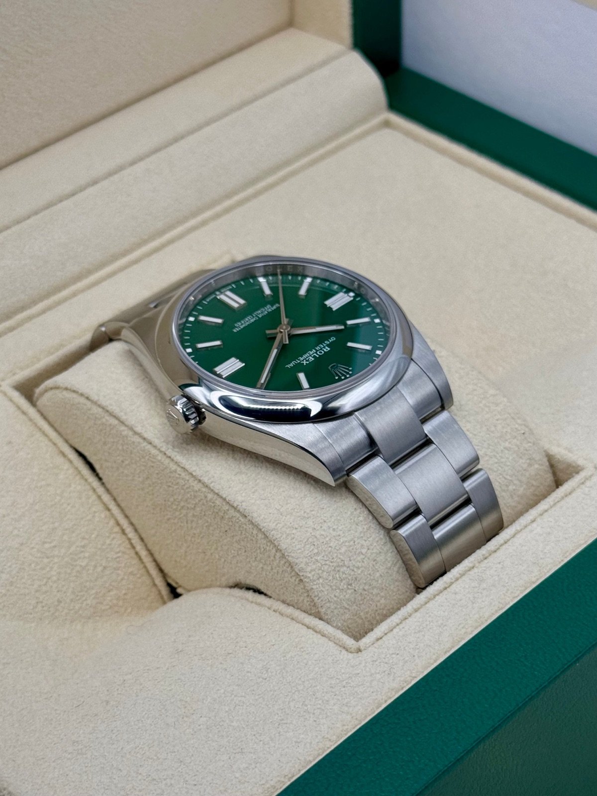 2023 Rolex Oyster Perpetual 41mm 124300 Green Dial - Image 8