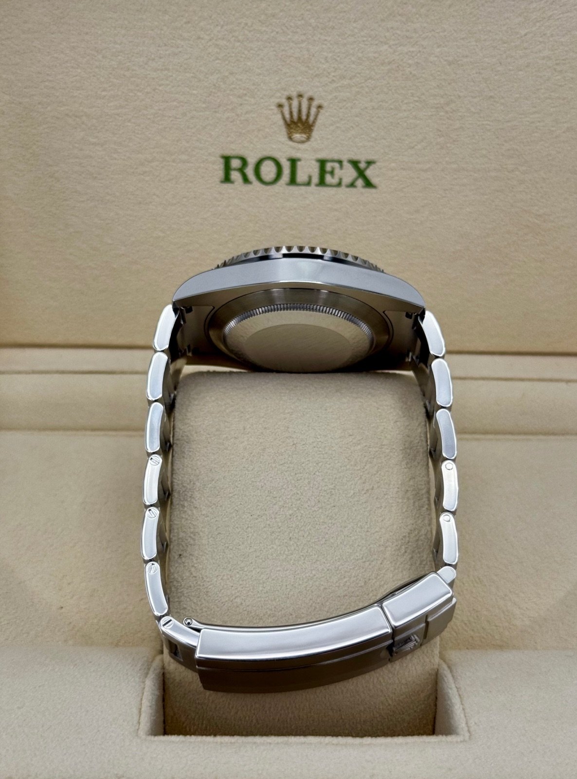 2017 Rolex Submariner “Hulk” 40mm 116610LV Green Dial - Image 10