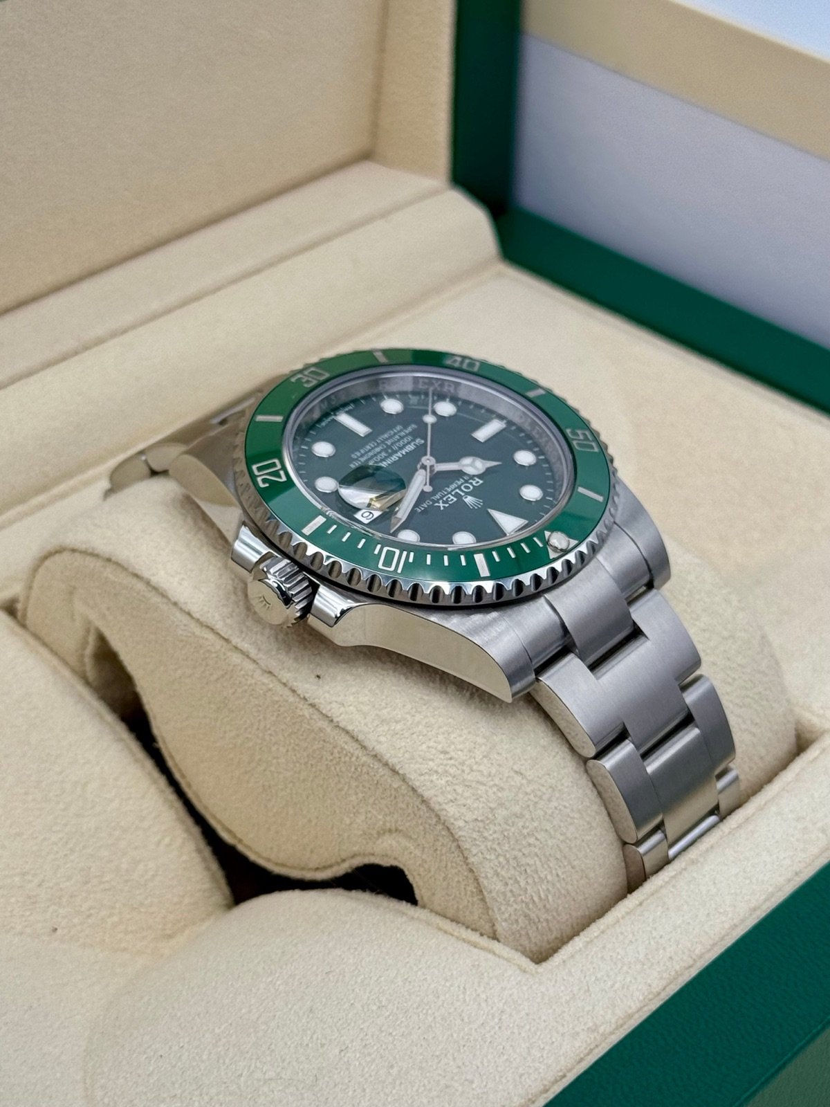 2017 Rolex Submariner “Hulk” 40mm 116610LV Green Dial - Image 8