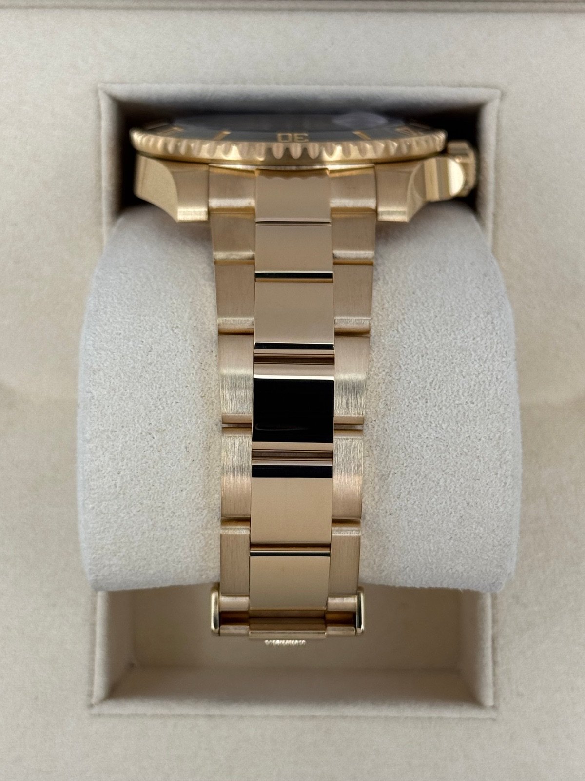 2020 Rolex Submariner 40mm 116618LN 18K Yellow Gold Black Dial - Image 3