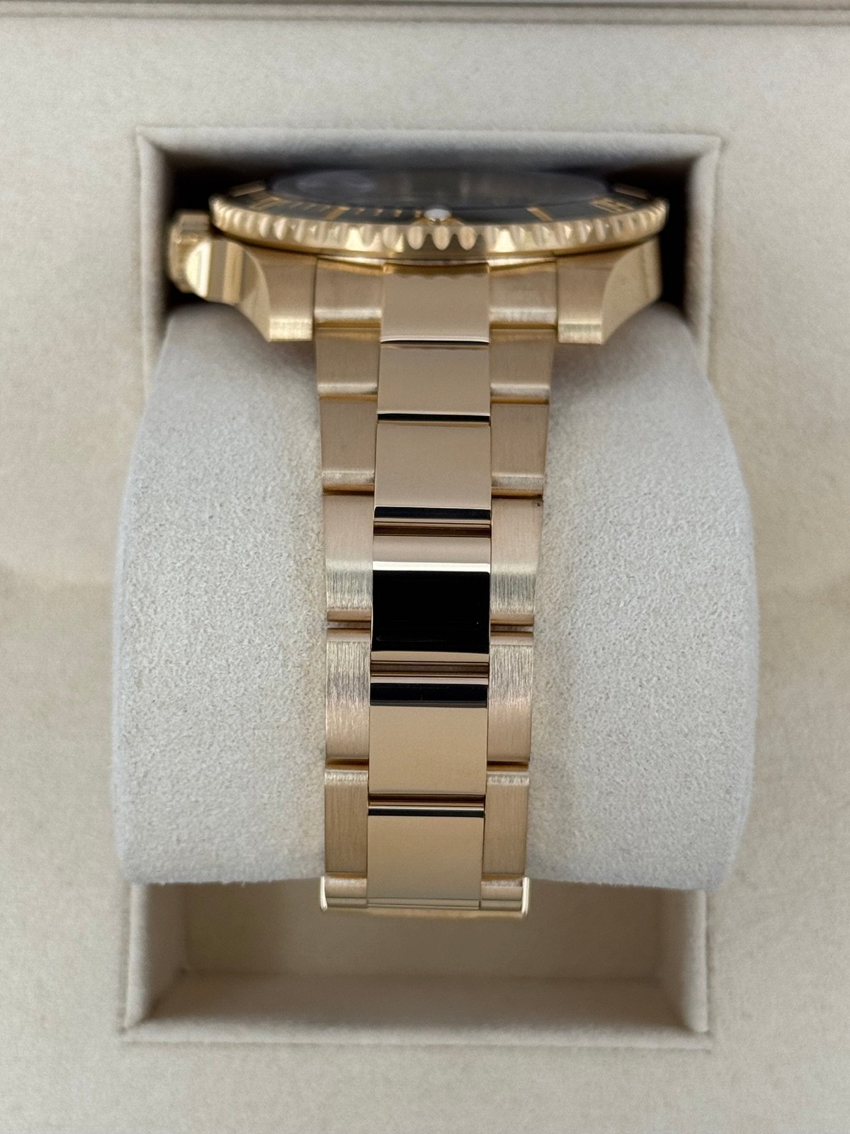 2020 Rolex Submariner 40mm 116618LN 18K Yellow Gold Black Dial - Image 4