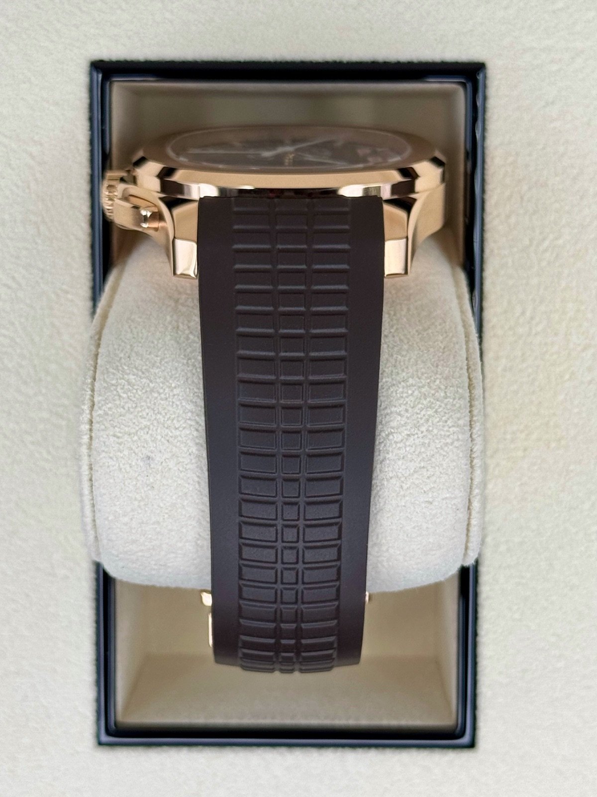 2024 Patek Philippe 5968R Aquanaut Chronograph Rose Gold - Image 4