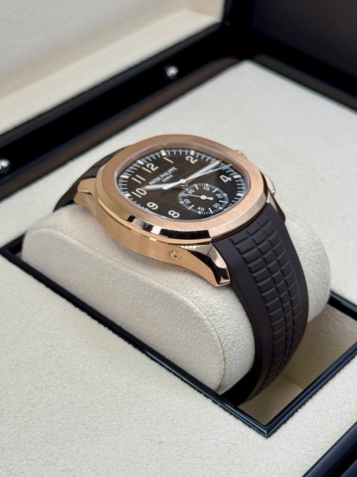 2024 Patek Philippe 5968R Aquanaut Chronograph Rose Gold - Image 6
