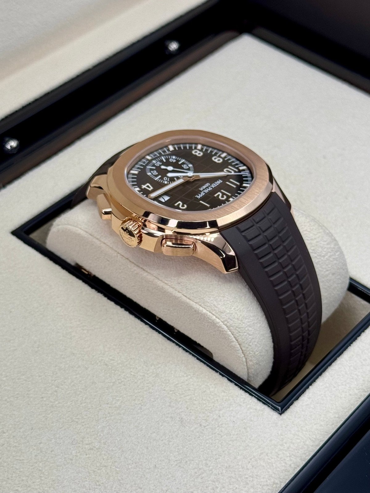 2024 Patek Philippe 5968R Aquanaut Chronograph Rose Gold - Image 8