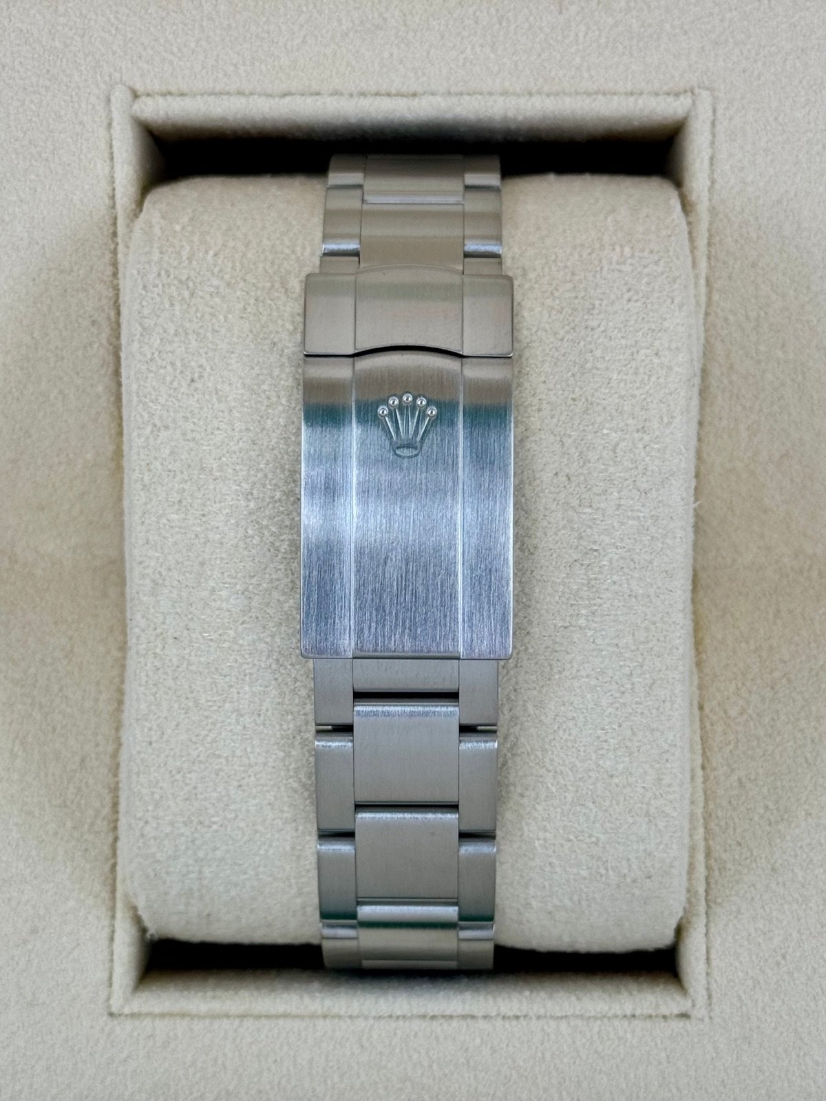 2023 Rolex Oyster Perpetual 36mm 126000 Black Dial - Image 2