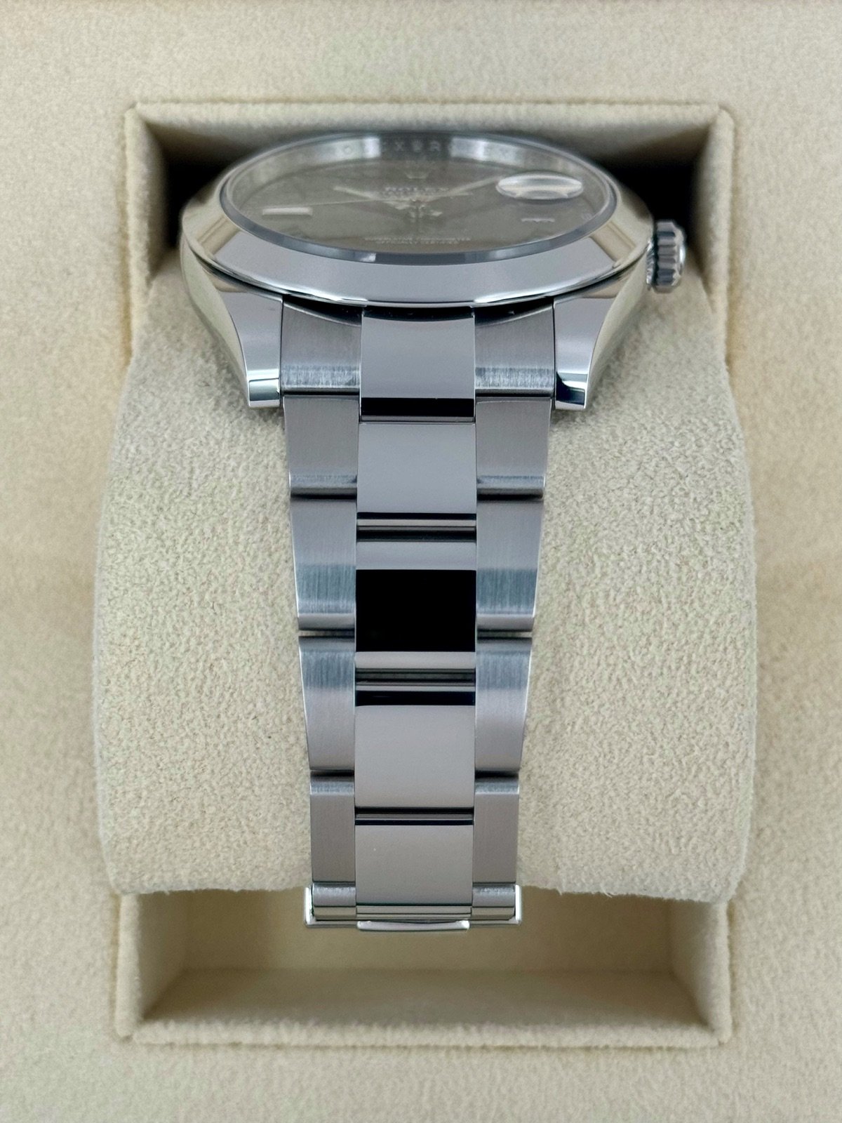 2024 Rolex Datejust 41mm 126300 Oyster Wimbledon Dial (Unworn) - Image 3