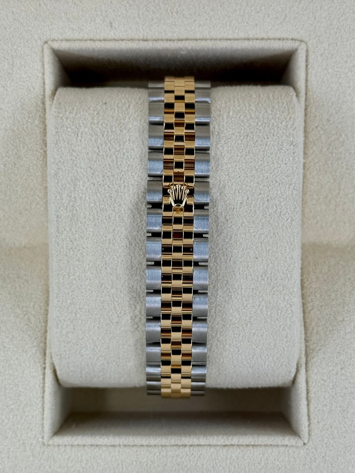 2024 Rolex Lady Datejust 28mm 279173 Jubilee Champagne Dial (Unworn) - Image 2