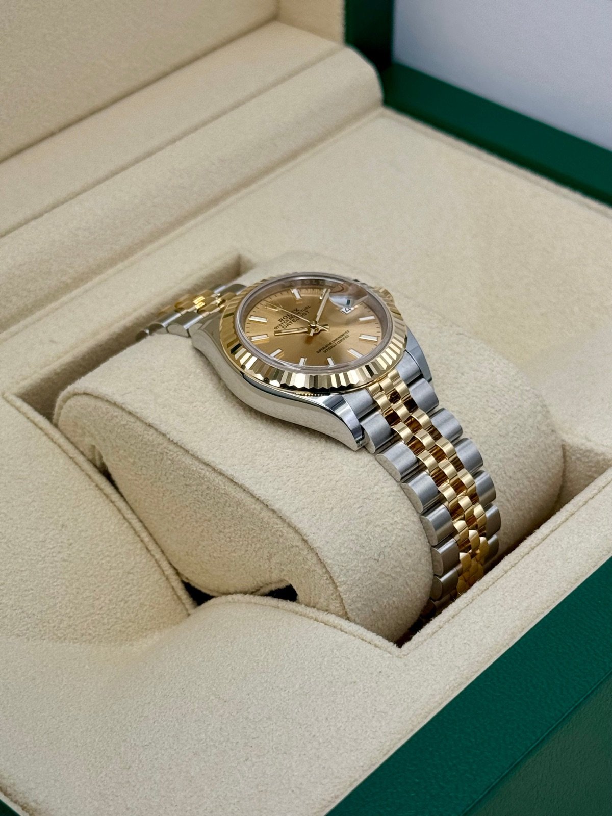 2024 Rolex Lady Datejust 28mm 279173 Jubilee Champagne Dial (Unworn) - Image 6