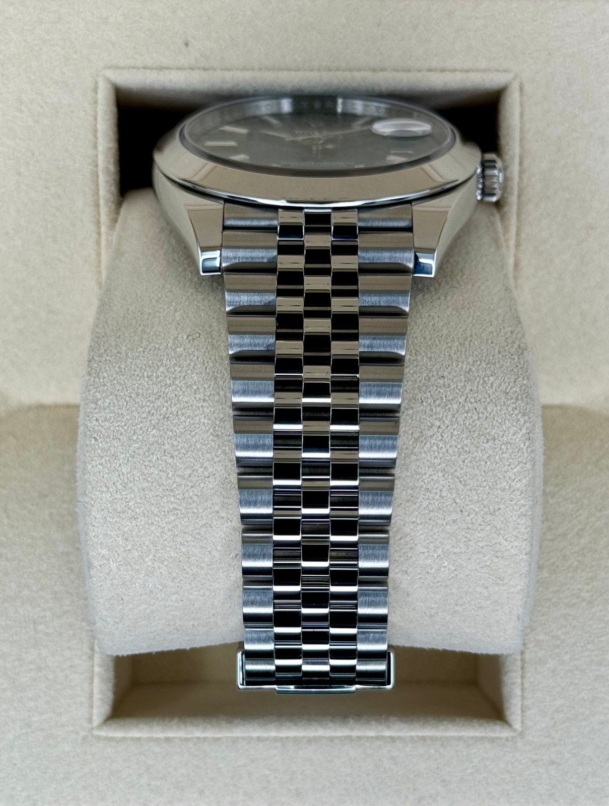 2022 Rolex Datejust 41mm 126300 Jubilee Green Dial - Image 3