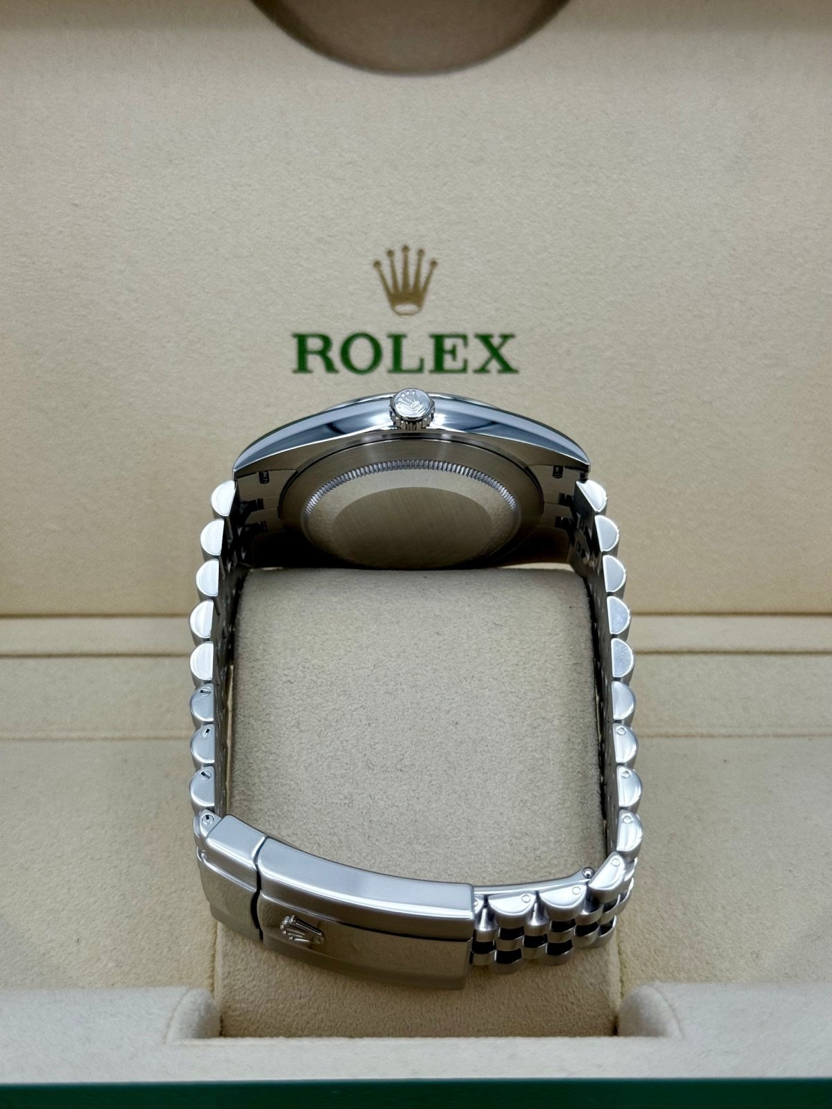 2022 Rolex Datejust 41mm 126300 Jubilee Green Dial - Image 9