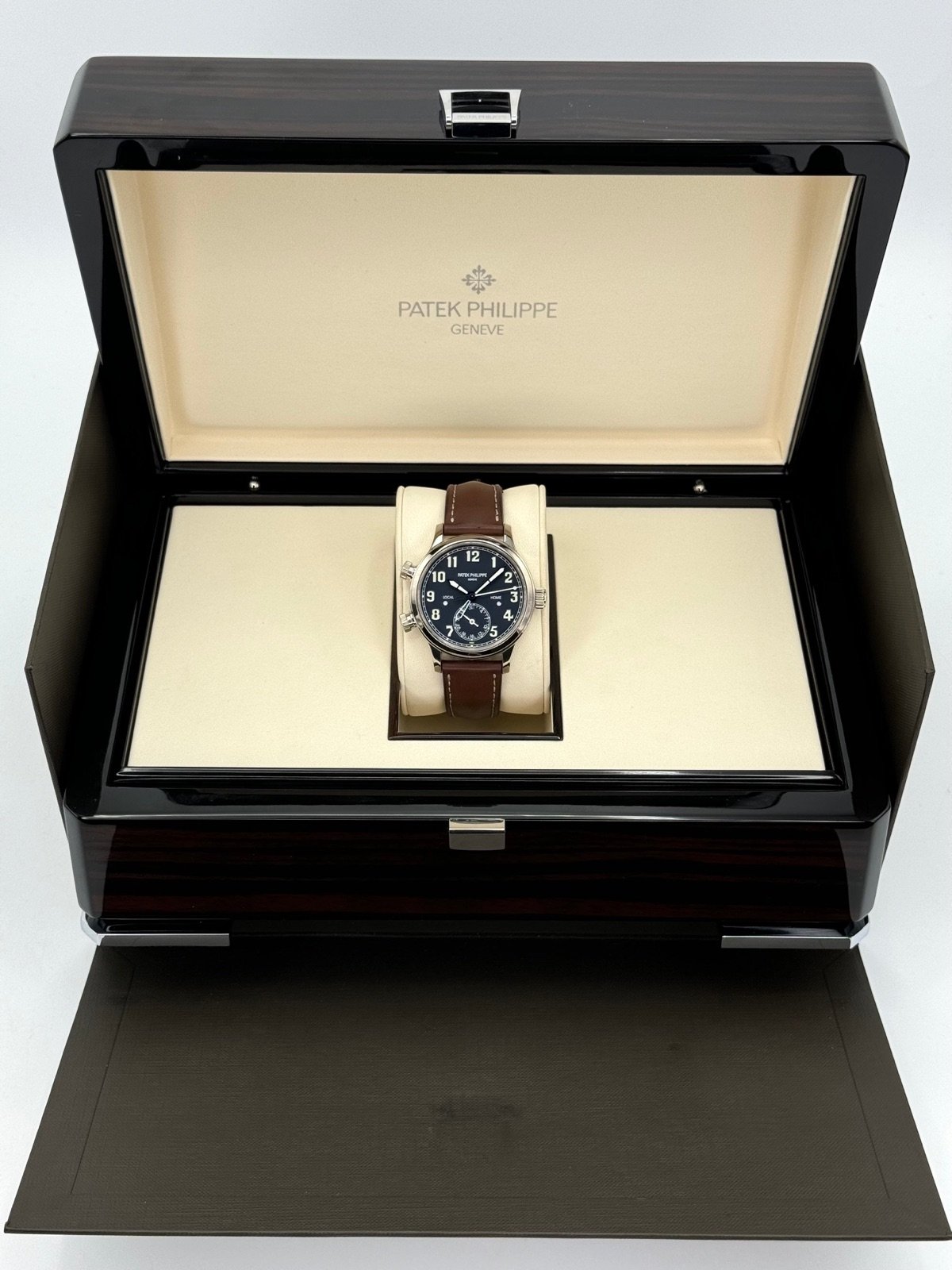 2021 Patek Philippe 37.5mm 7234G Calatrava Pilot Travel Time White Gold - Image 13