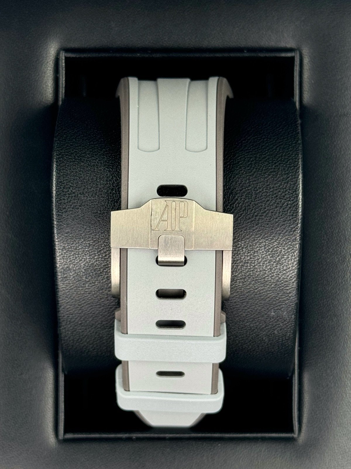 2021 Audemars Piguet Royal Oak Offshore Chrono 42mm 26470IO - Image 2