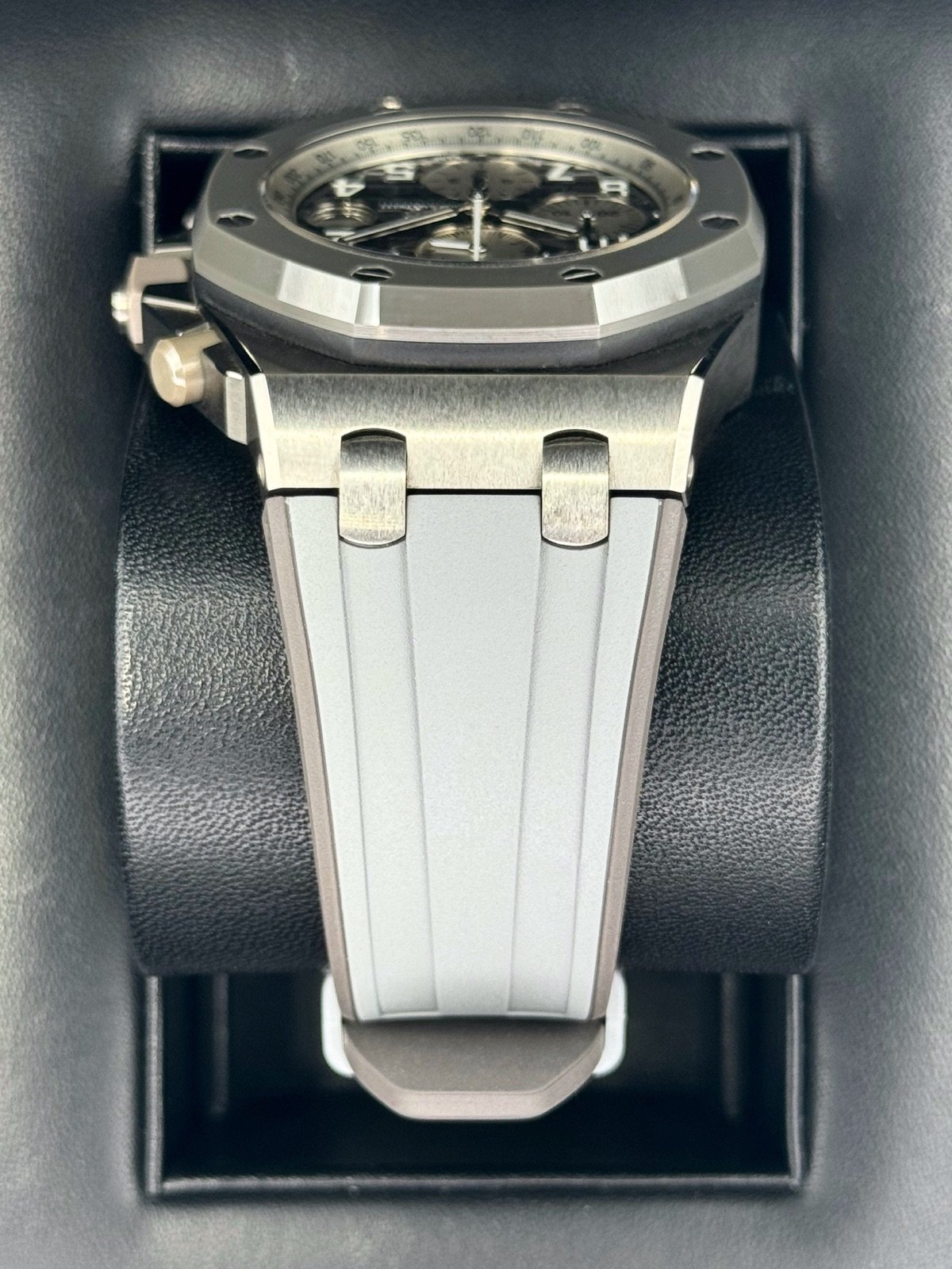 2021 Audemars Piguet Royal Oak Offshore Chrono 42mm 26470IO - Image 4