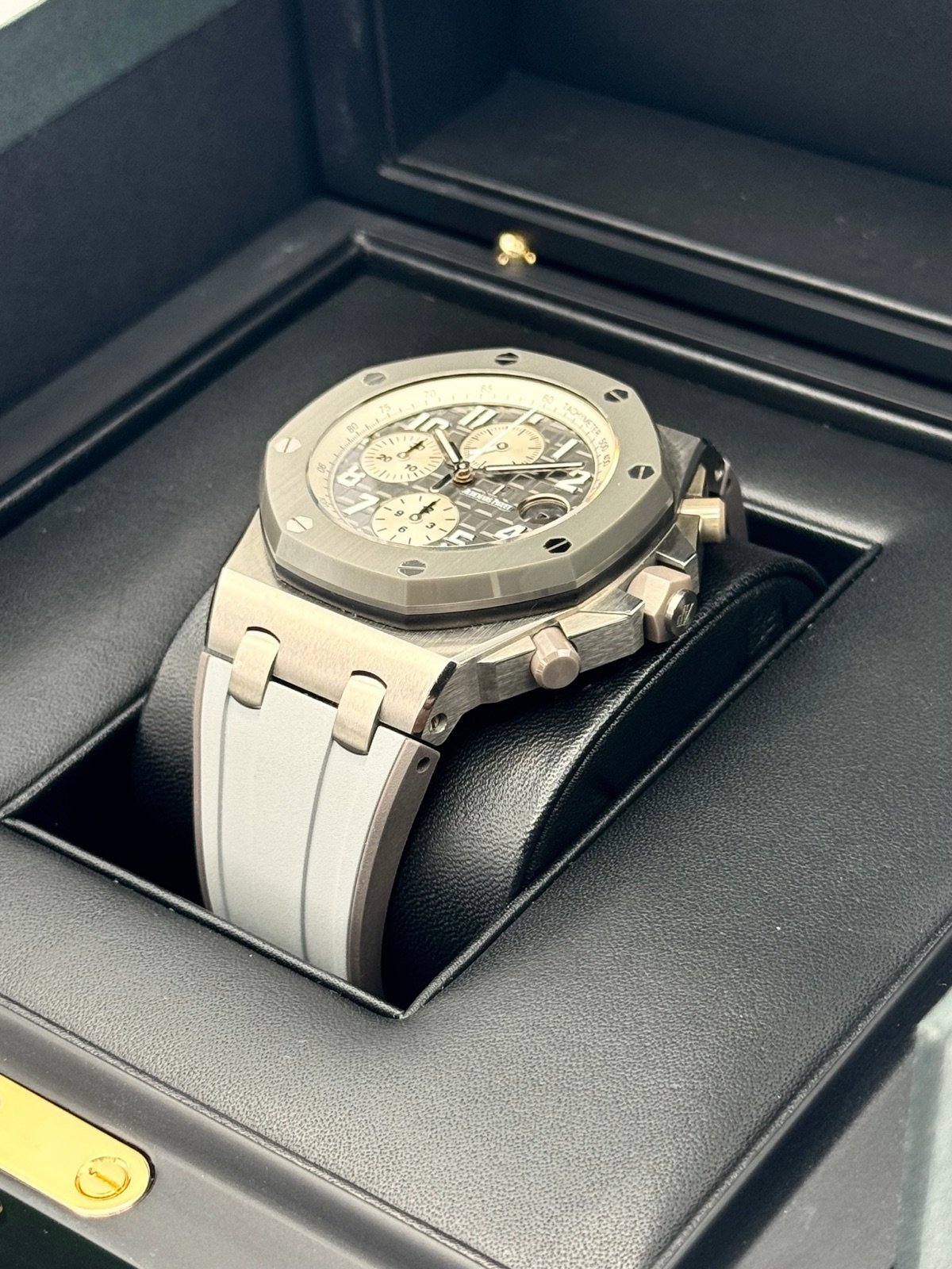 2021 Audemars Piguet Royal Oak Offshore Chrono 42mm 26470IO - Image 5