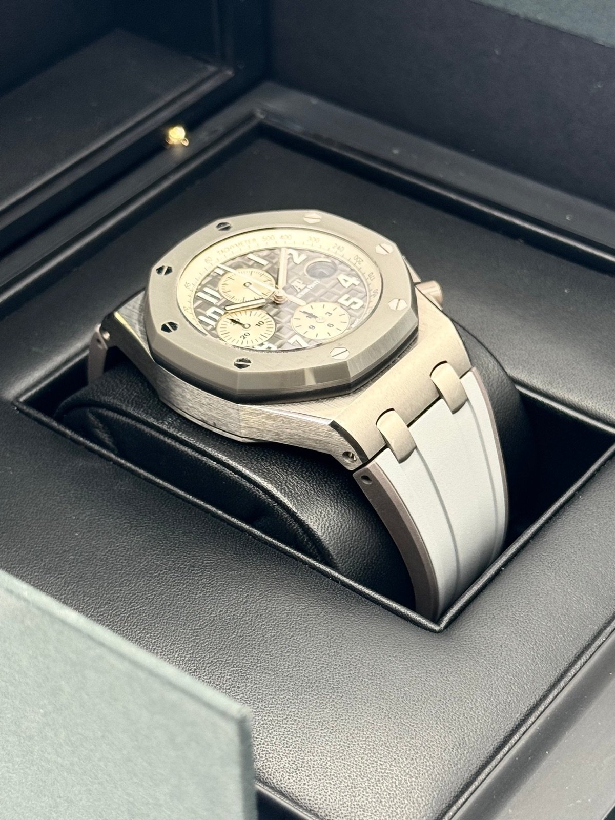 2021 Audemars Piguet Royal Oak Offshore Chrono 42mm 26470IO - Image 6