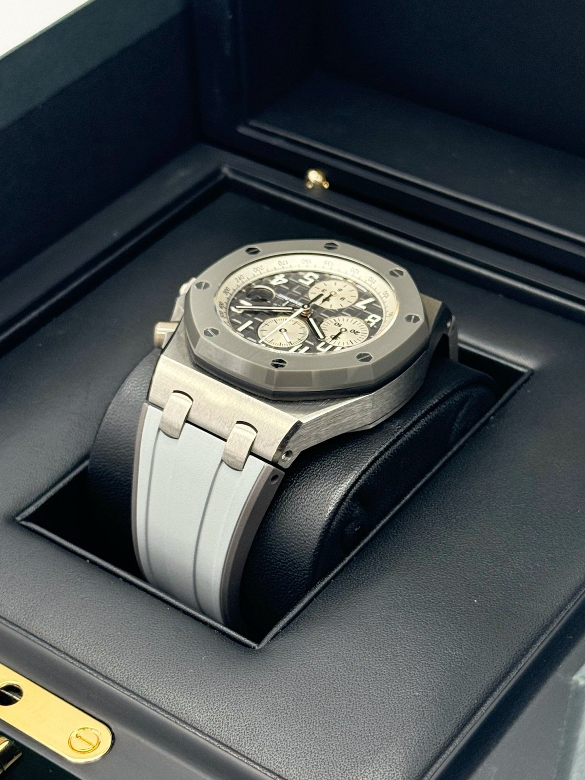 2021 Audemars Piguet Royal Oak Offshore Chrono 42mm 26470IO - Image 7