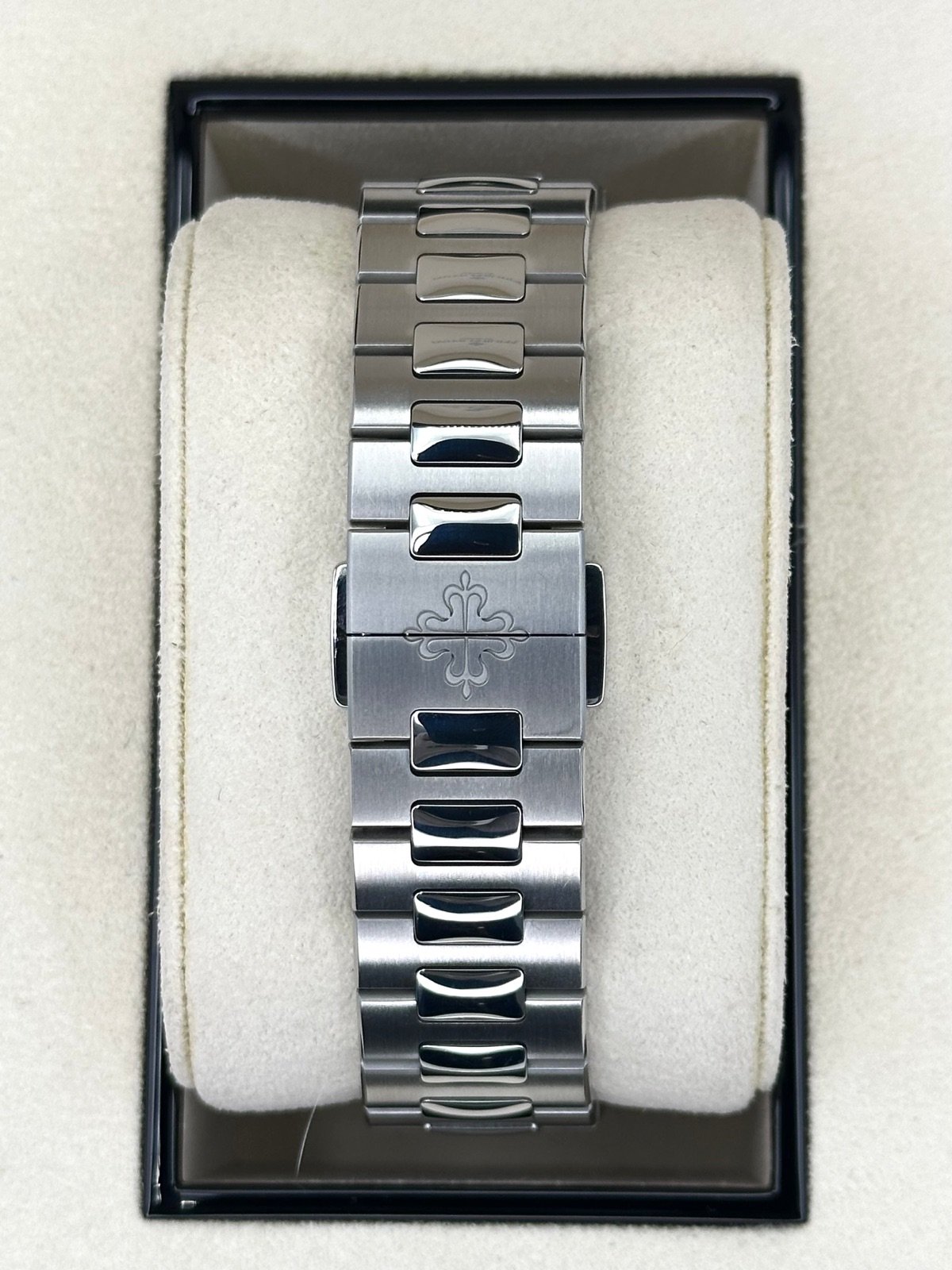 2022 Patek Philippe 5726/1A-014 Nautilus Moonphase Blue Dial - Image 2