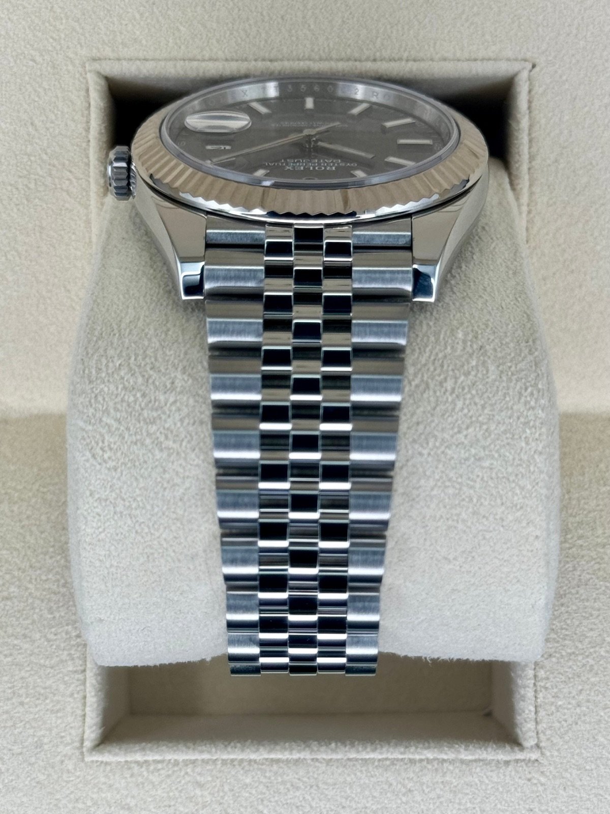 2021 Rolex Datejust 41mm 126334 Stainless Steel Jubilee Rhodium Dial - Image 4