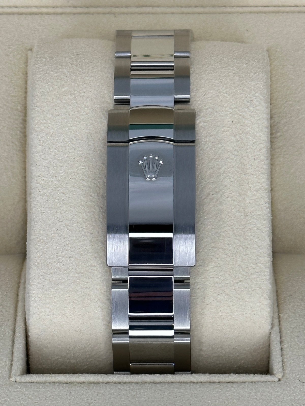 2024 Rolex Datejust 41mm 126334 Stainless Steel Oyster Blue Dial (Unworn) - Image 2