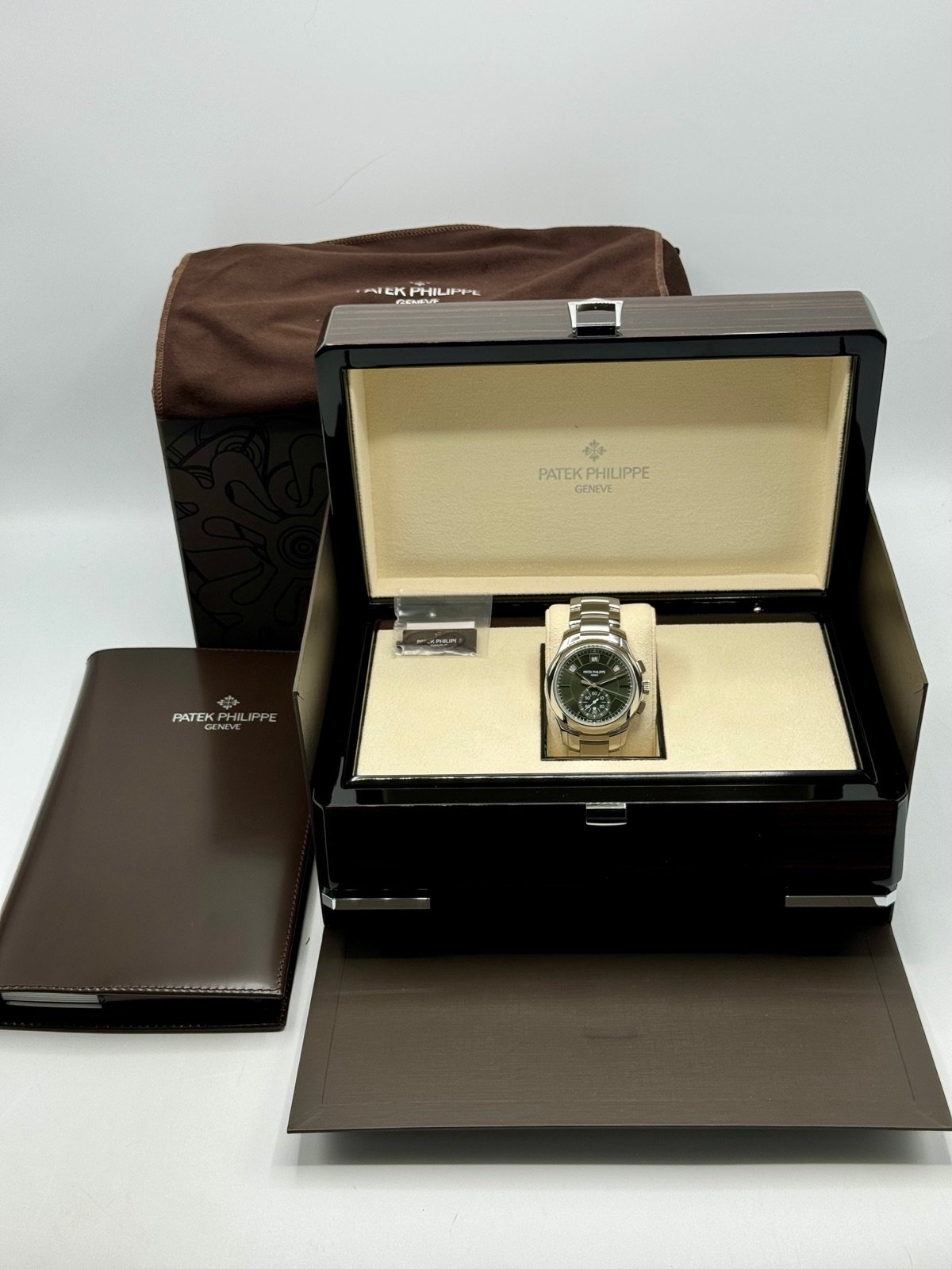 2024 Patek Philippe 5905/1A Flyback Chronograph Annual Calendar Olive Green Dial (Unworn) - Image 14
