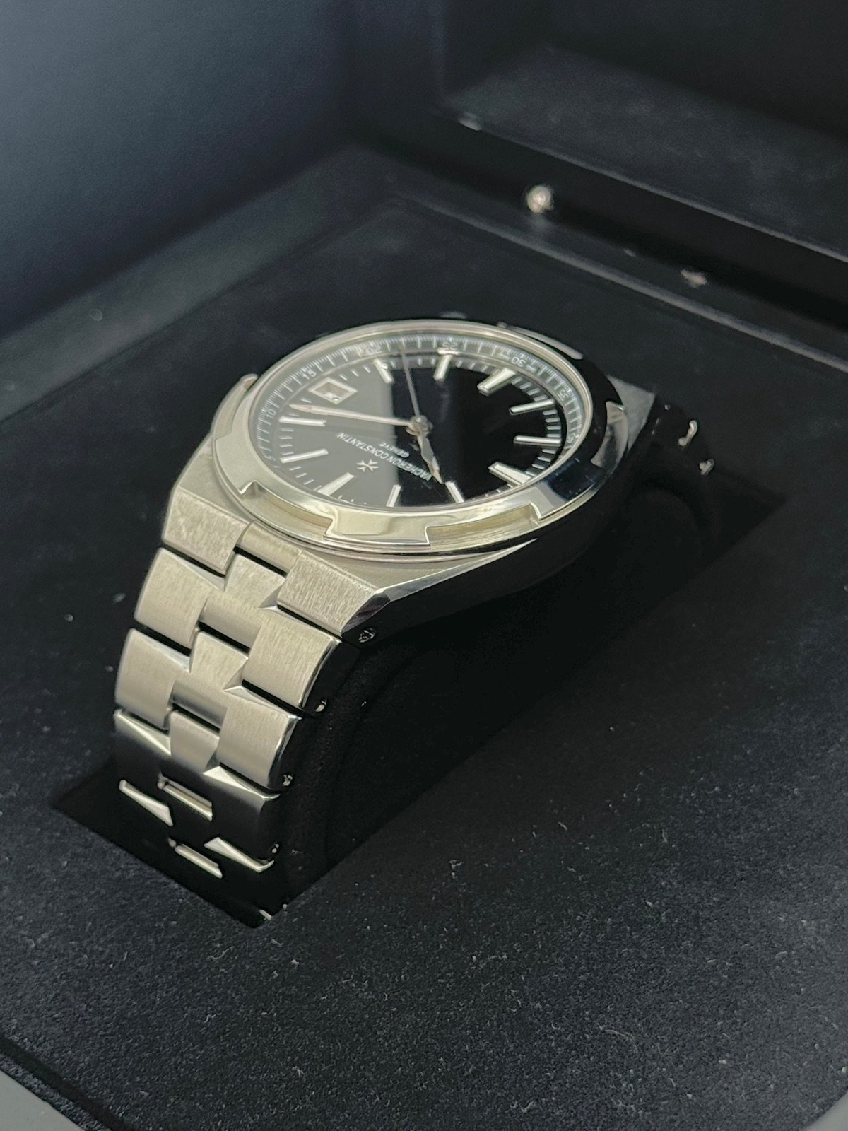 2021 Vacheron Constantin Overseas 41mm 4500V Stainless Black Dial - Image 7