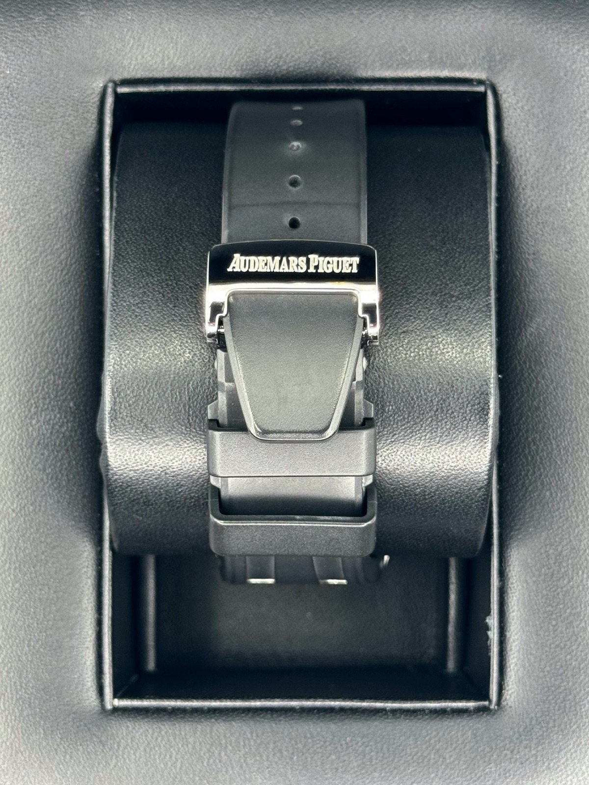 2010 Audemars Piguet Royal Oak Offshore 37mm 26283ST Black Dial - Image 2