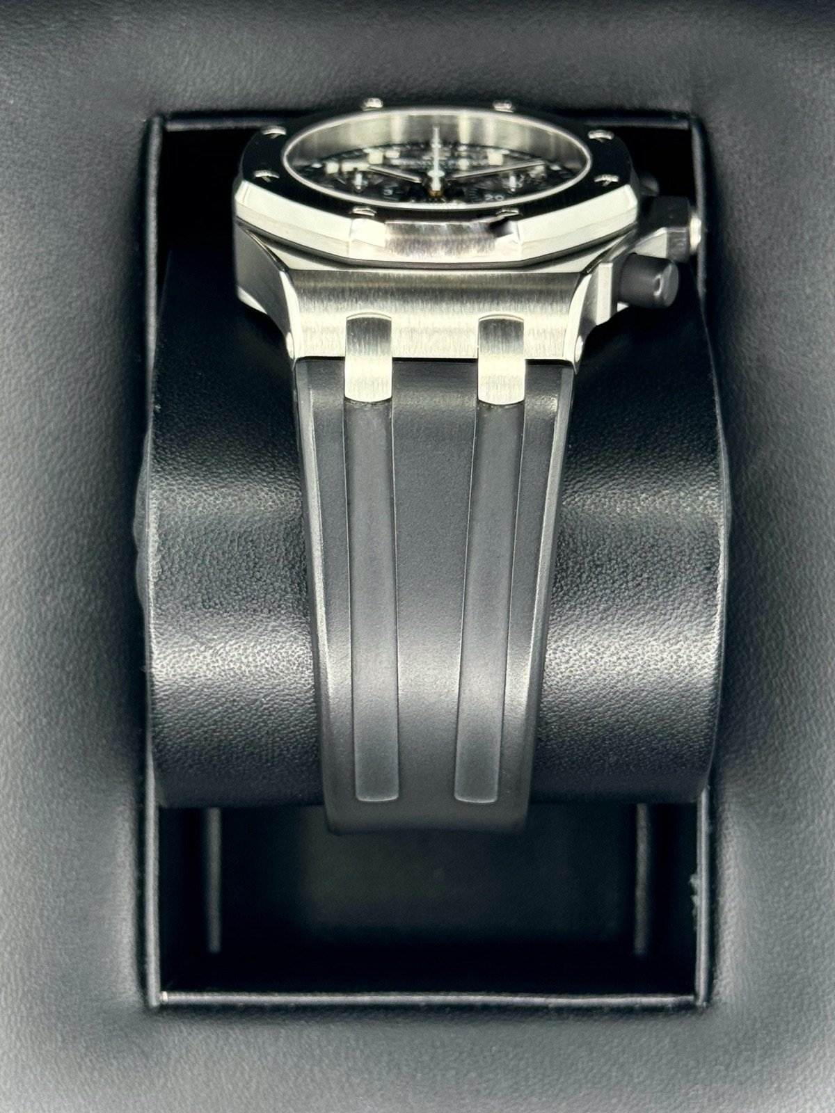 2010 Audemars Piguet Royal Oak Offshore 37mm 26283ST Black Dial - Image 4