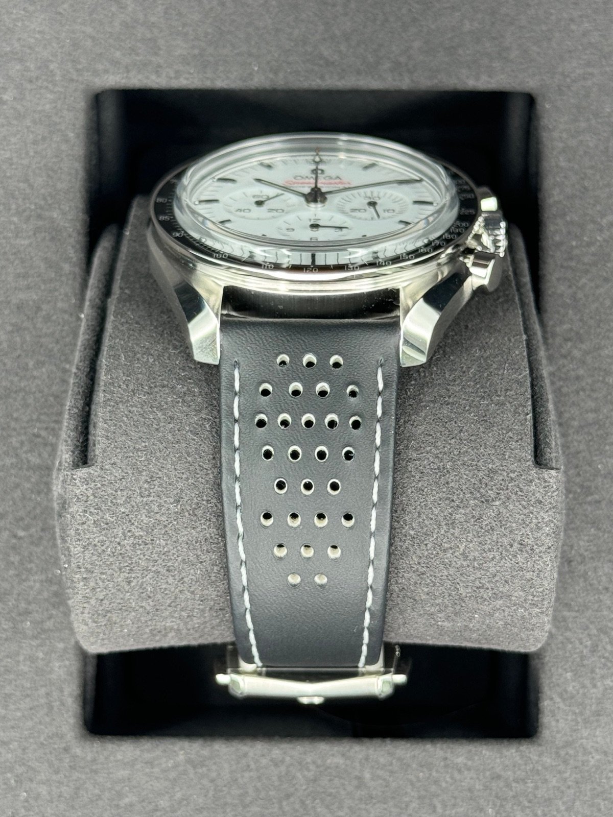 2024 Omega Speedmaster Professional 42mm 31032425004002 White Dial (Unworn) - Image 3