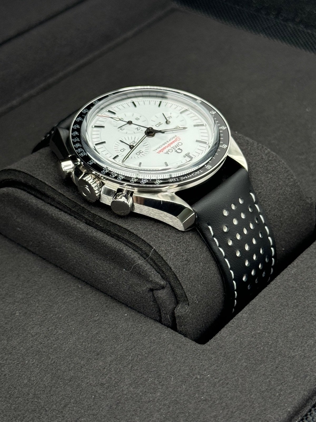 2024 Omega Speedmaster Professional 42mm 31032425004002 White Dial (Unworn) - Image 8