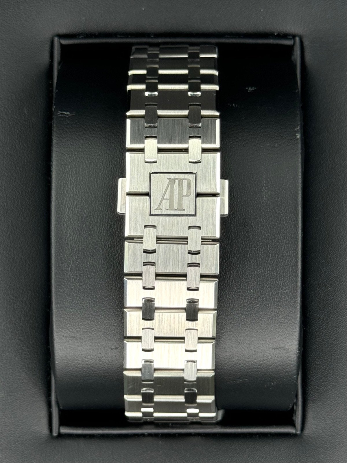 2023 Audemars Piguet Royal Oak 41mm 15510ST Green Dial - Image 2