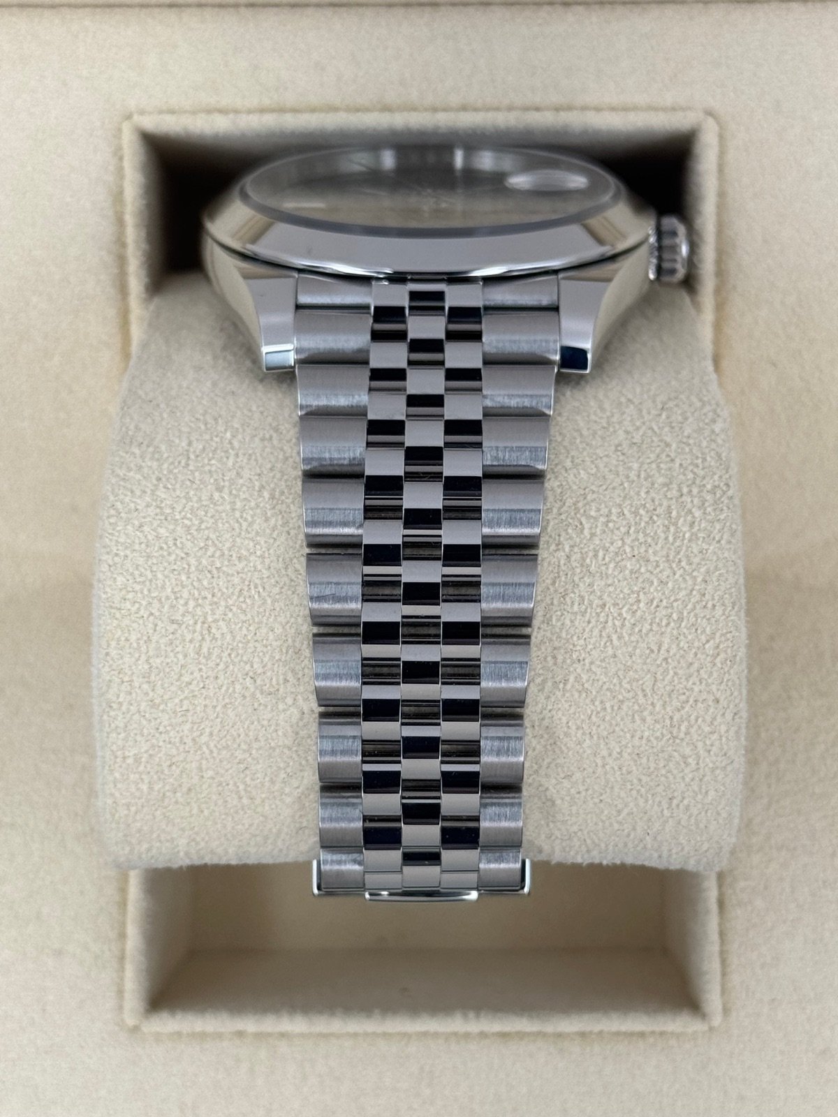 2024 Rolex Datejust 41mm 126300 Jubilee Wimbledon Dial (Unworn) - Image 3