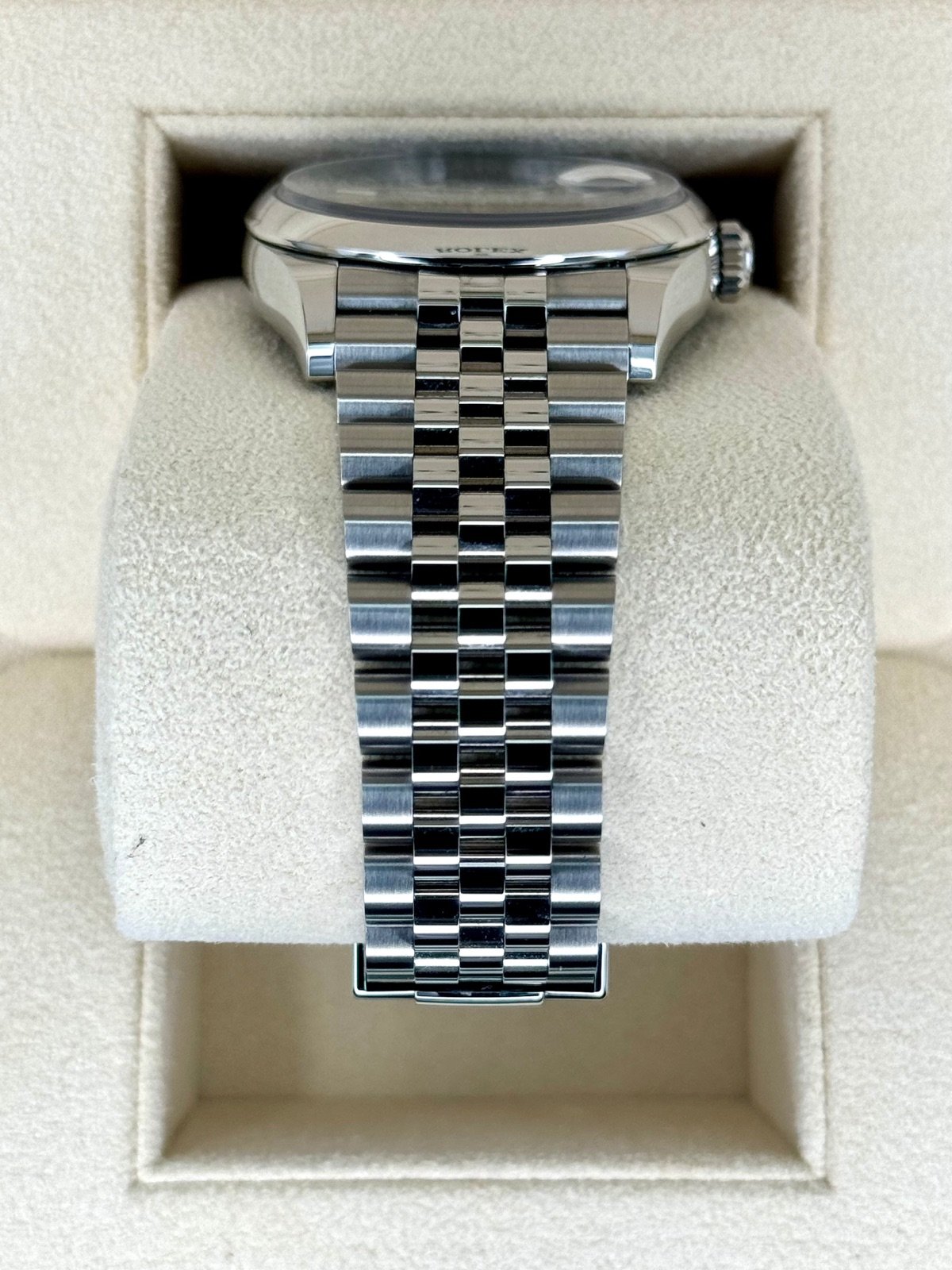 Rolex 2024 Datejust 36mm 126200 Jubilee Blue Motif Dial - Image 4