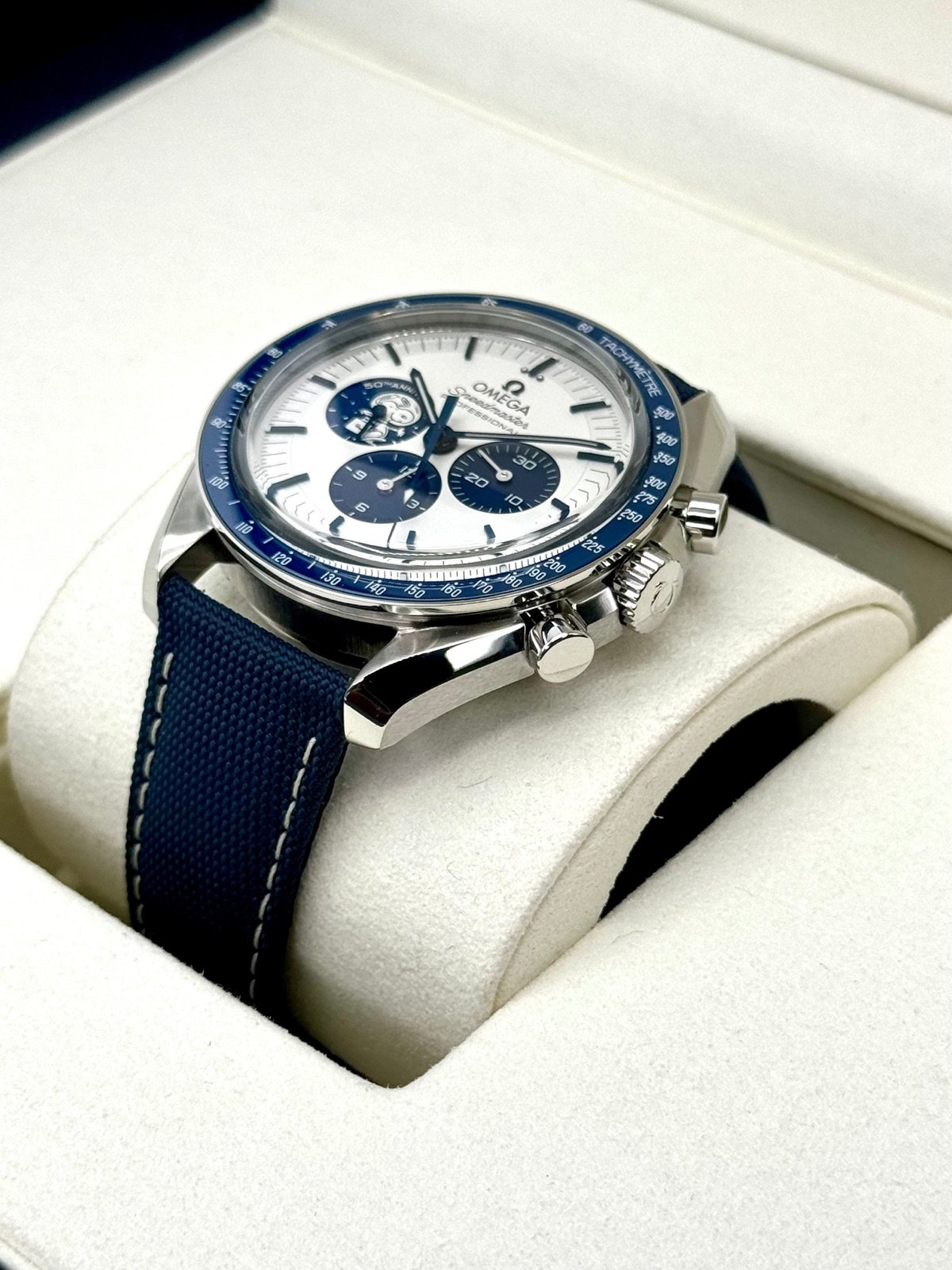 2024 Omega Speedmaster Silver Snoopy Award 310.32.42.50.02.001 (Unworn) - Image 5