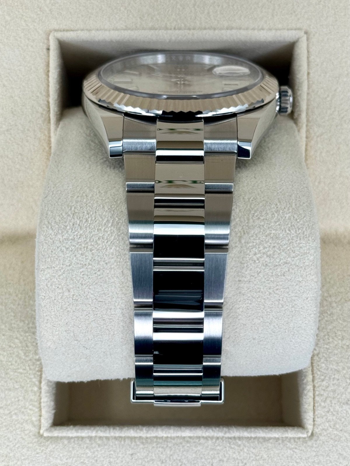 2024 Rolex Datejust 41mm 126334 Stainless Steel Oyster Silver Dial (Unworn) - Image 3